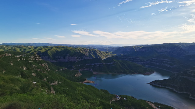 汾河二库蓝天白云崇山峻岭