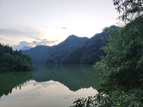 山谷峰恋