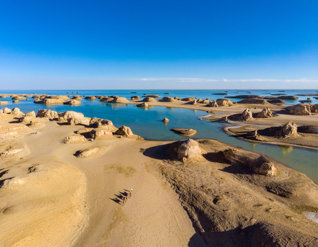 青海乌素特水上雅丹地质公园