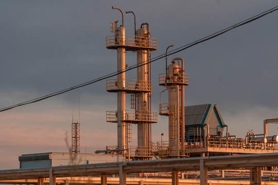 中国西部新疆能源天然气处理厂