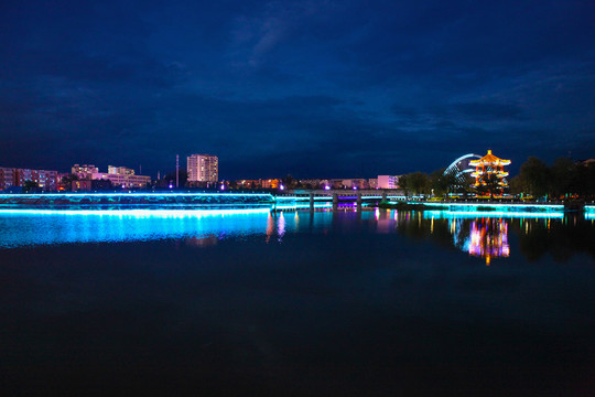 海兰江夜景