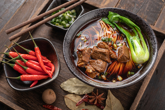 传统美食牛肉面