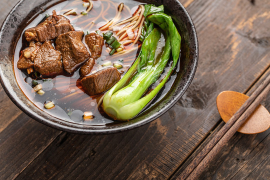 传统美食牛肉面