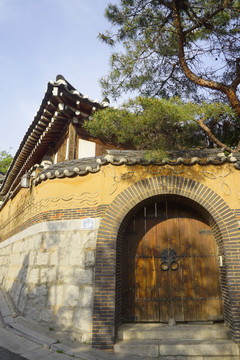 韩国北村韩屋村传统庭院大门