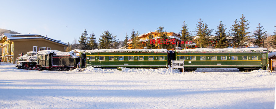 冬天里的绿皮火车