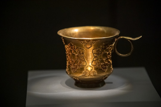 陕西历史博物馆掐丝团花纹金杯