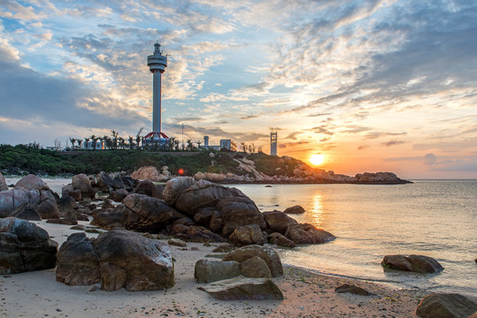 夕照木兰湾灯塔