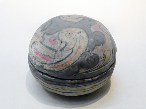 西汉彩绘陶盒
