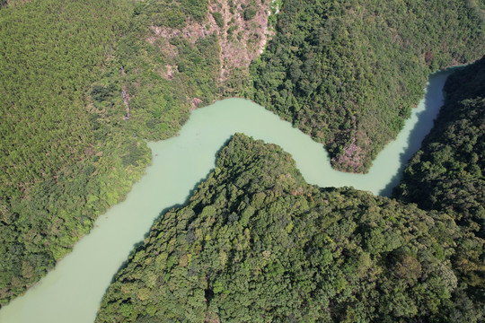 福建漳州山林溪流航拍景观