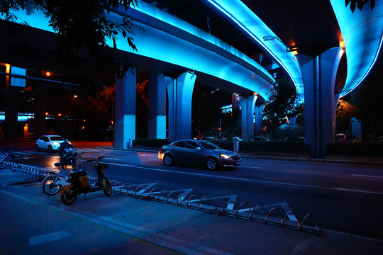 城市高架桥夜景灯光亮化