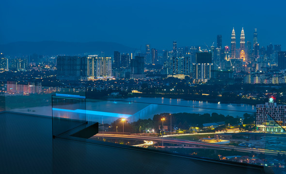 蓝色调马来西雅吉隆坡夜景双子星塔