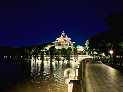 顺峰山公园夜景