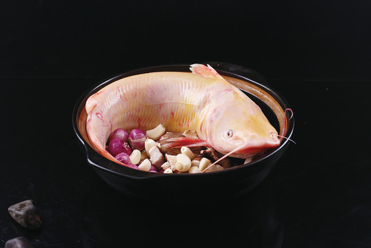 砂锅鮰香鱼