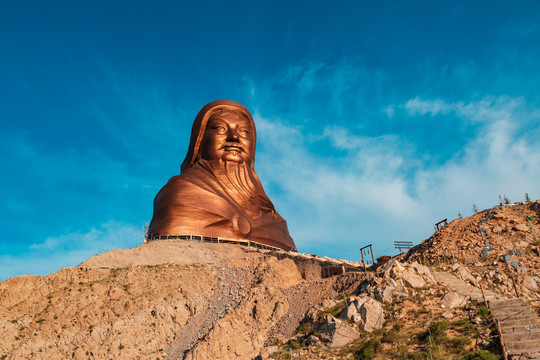 甘德尔山成吉思汗雕像