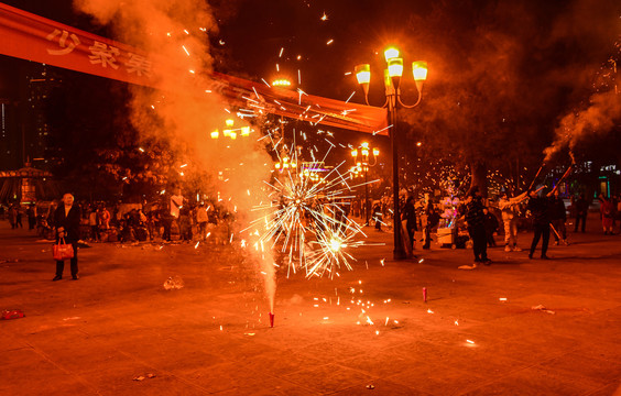 夜晚烟花烂漫