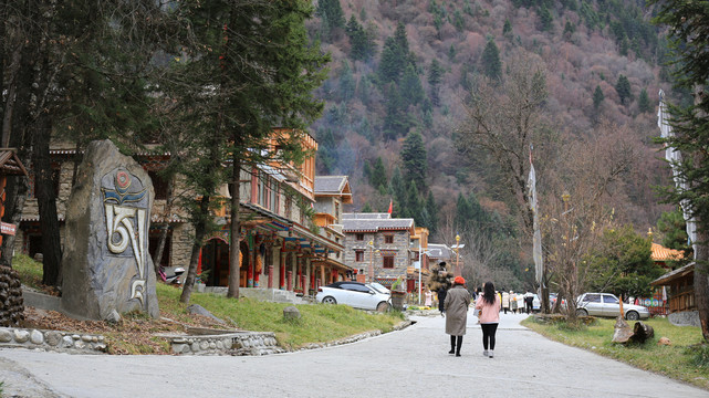 川西藏寨旅游