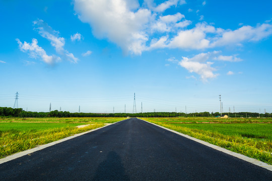 农村公路柏油路