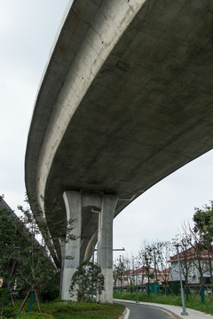 混凝土高架桥
