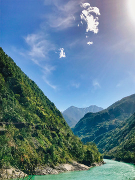 大山江水原野自然风光