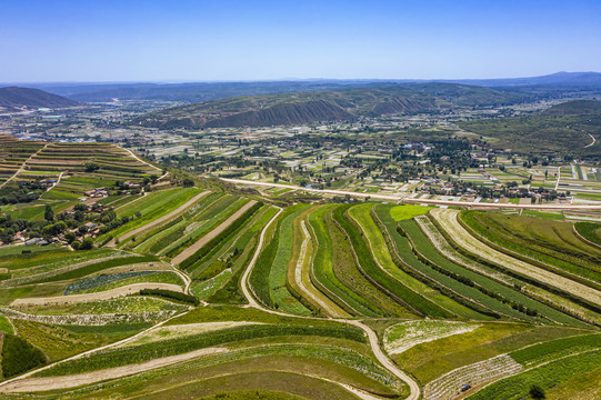 群山绿洲梯田