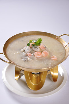 酸萝卜海蛎锅