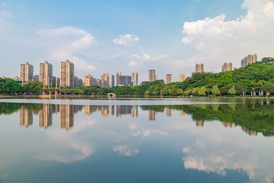 佛山千灯湖公园沿岸风景