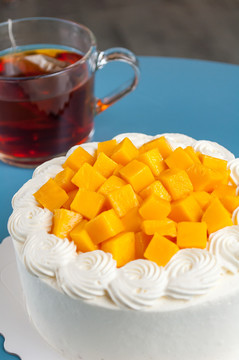 芒果蛋糕竖构图