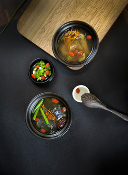 乌鸡汤老鸭汤
