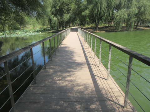 防腐木景观桥