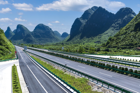 广西山区高速公路