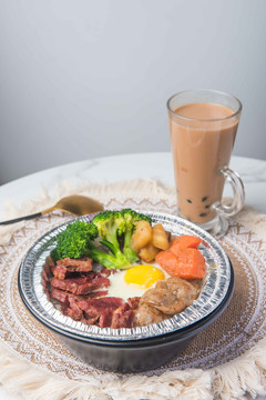 牛肉煲仔饭