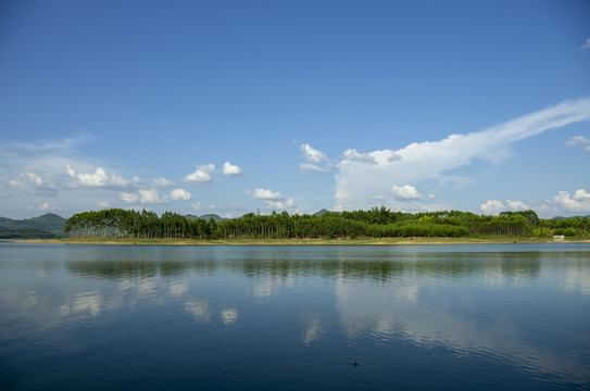 湖泊风景水天一色