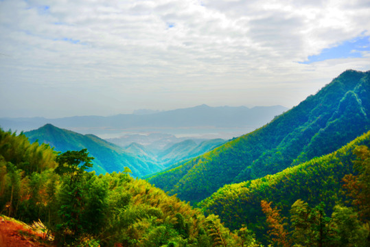 桂林灵川青狮潭风光远眺