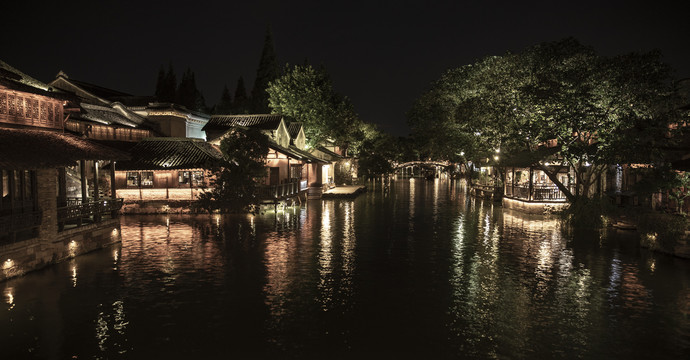 江南古镇夜景