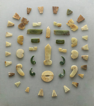 西周玉覆面