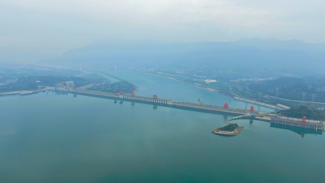 航拍三峡大坝