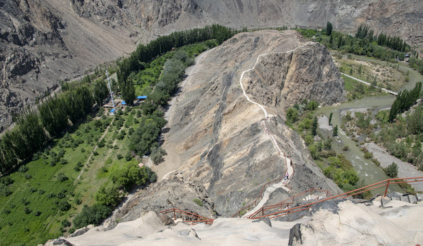 库尔勒铁门关风景