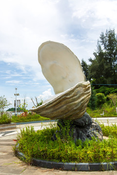 防城港红沙村火山岛大蚝雕塑