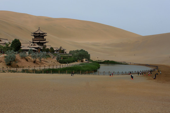月牙泉