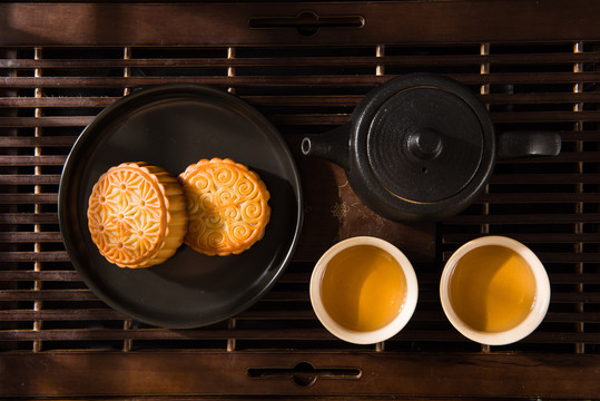 中秋节饮茶吃月饼