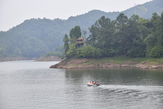 山区水库