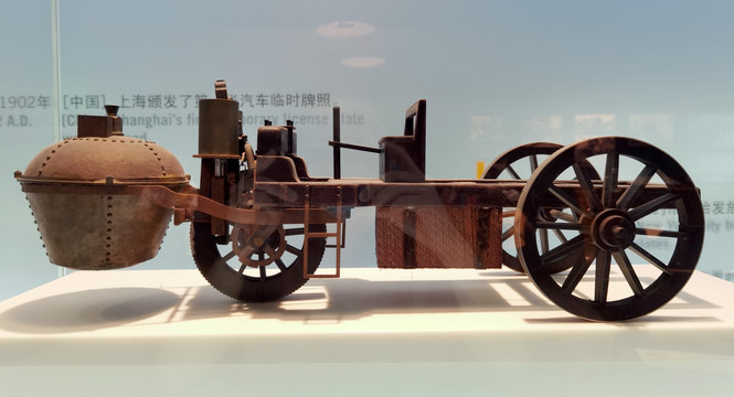 世界第一辆蒸汽机车模型