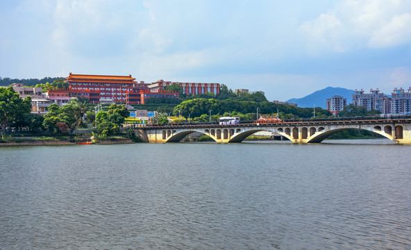 仰恩大学