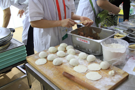 门钉肉饼