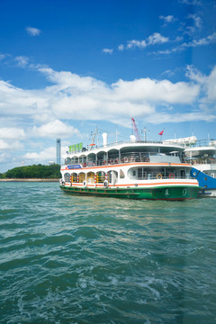 厦门岛鼓浪屿码头游轮邮轮轮蓝天