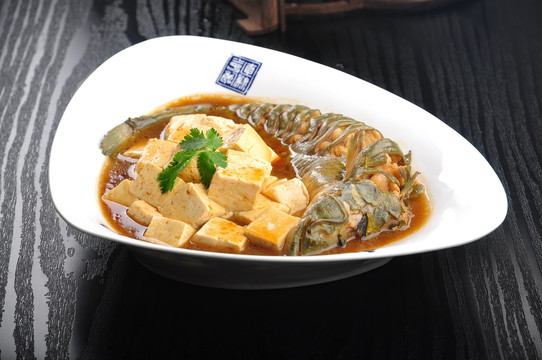 鲶鱼炖豆腐