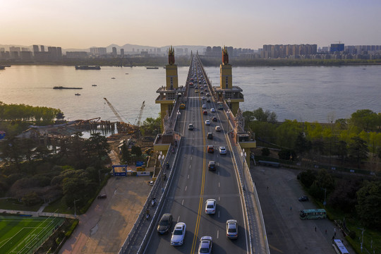 俯瞰南京长江大桥