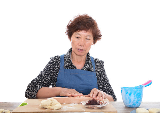 面点师在做中秋节传统美食月饼