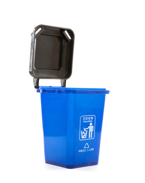 垃圾分类中蓝色的可回收物垃圾桶