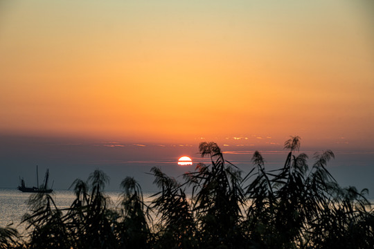 太湖日出景美如画